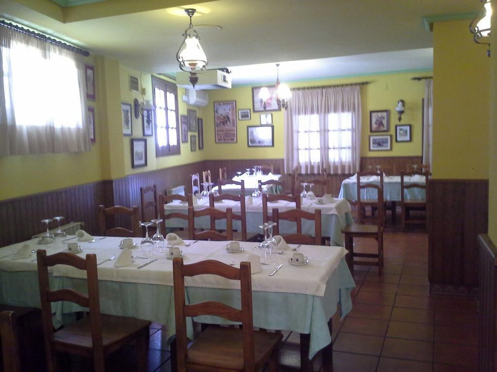 Hostal Restaurante Villa De Sepúlveda Zewnętrze zdjęcie