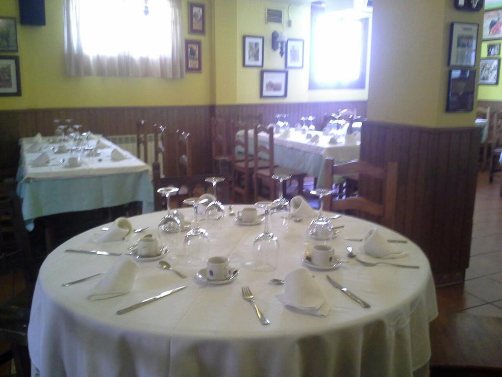 Hostal Restaurante Villa De Sepúlveda Zewnętrze zdjęcie