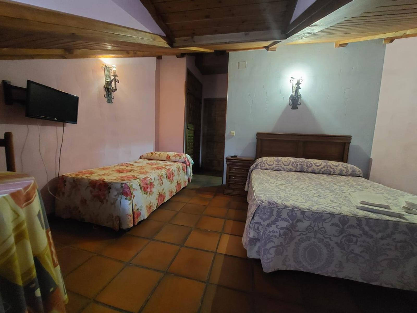 Hostal Restaurante Villa De Sepúlveda Zewnętrze zdjęcie