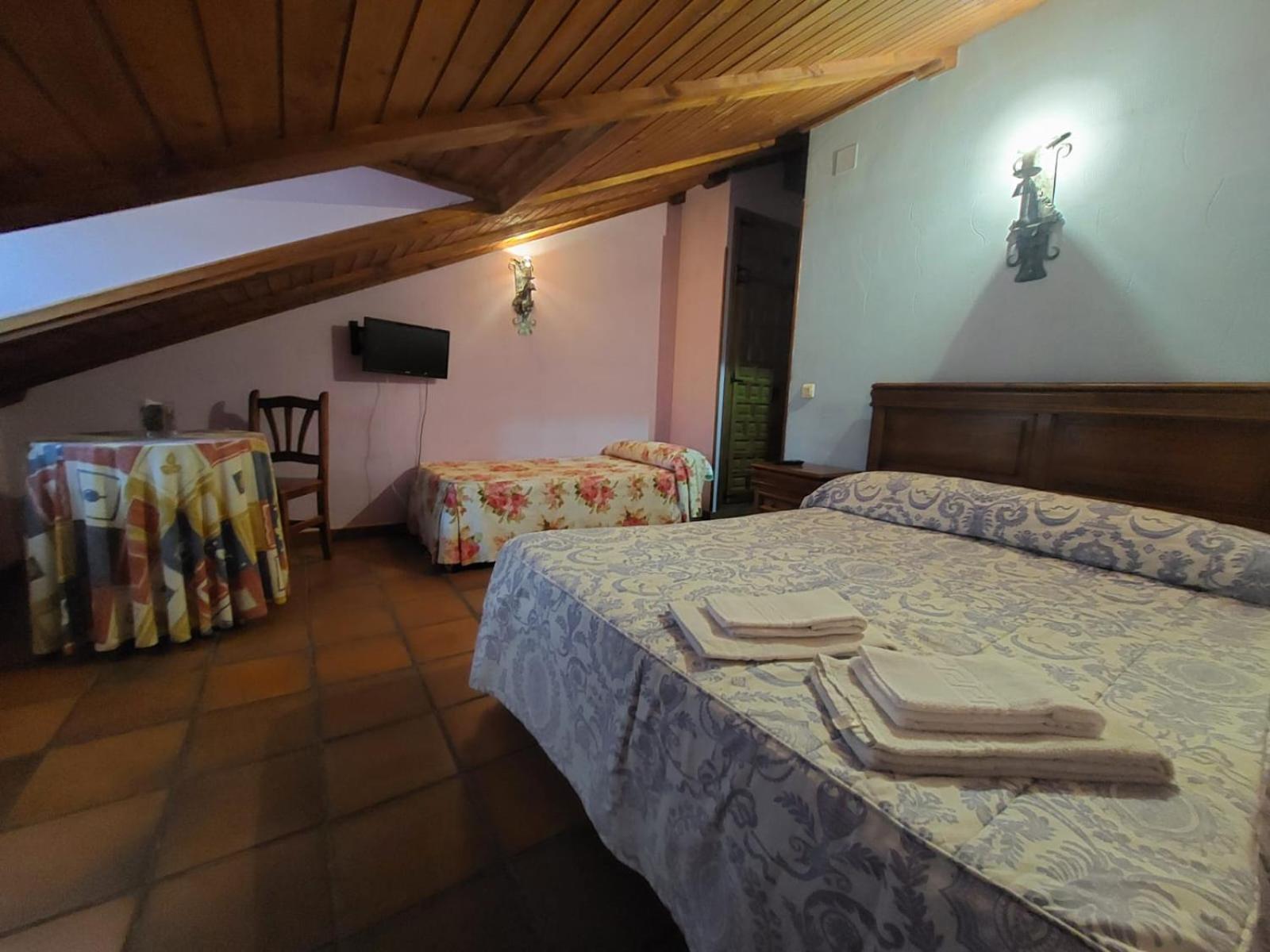 Hostal Restaurante Villa De Sepúlveda Zewnętrze zdjęcie